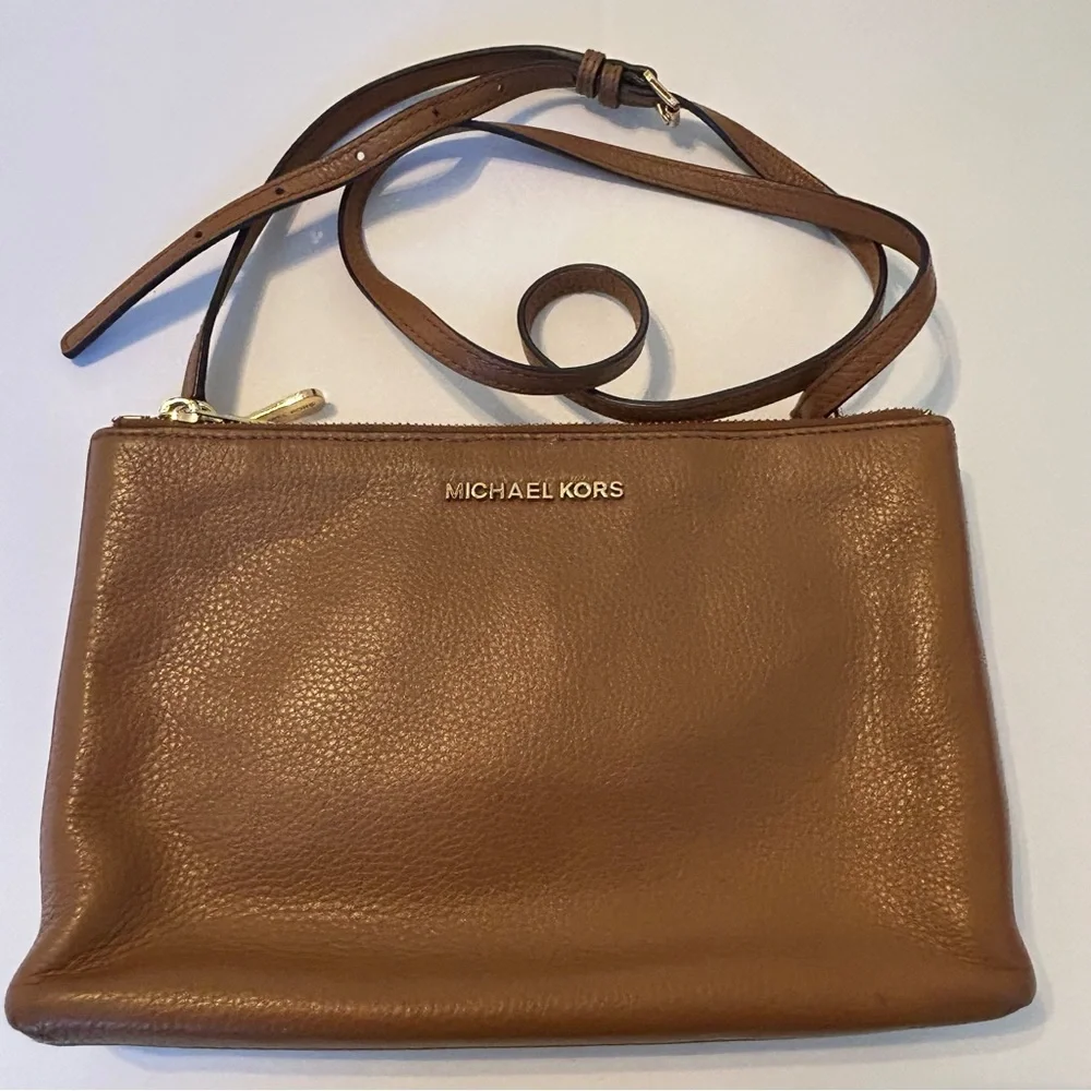 Michael Kors Jet Set Travel‎ Double Zip Gusset Signature Crossbody Vanilla Acorn